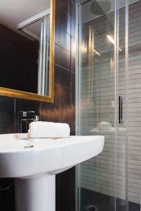 Apartamento Para 4 Con Terraza En El Centro Girona Kültér fotó